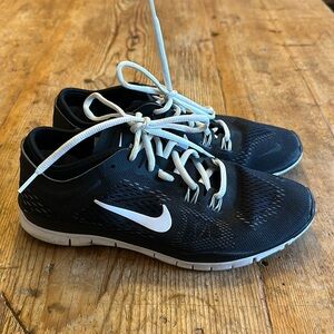 Women’s Nike Free TR FIT 4 sneakers